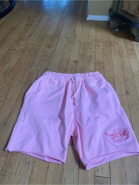 Boys lie pink shorts. Elastic waist/ draw string. Pockets. Large